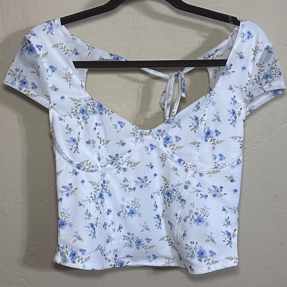 Madden Girl Floral Blue and White Women's Top